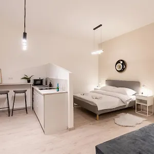 Kl31 - Urban Escape - Prime Location - Klauzal Square By Bqa Apartment Budapest